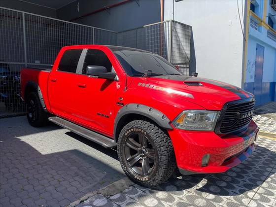 RAM CLASSIC 5.7 V8 GASOLINA LARAMIE CD 4X4 AUTOMÁTICO